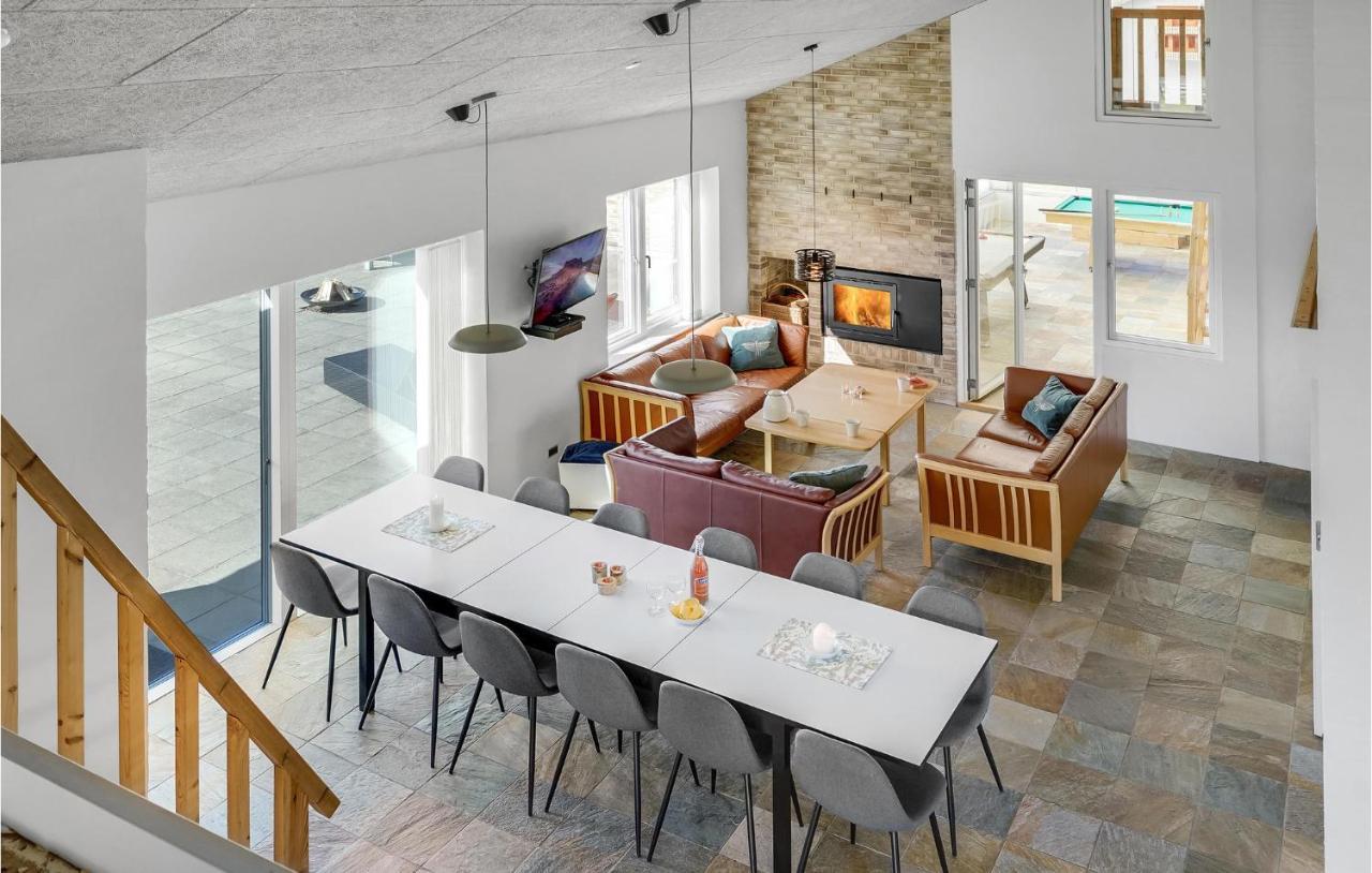 Nice Home In Tarm With Kitchen 外观 照片