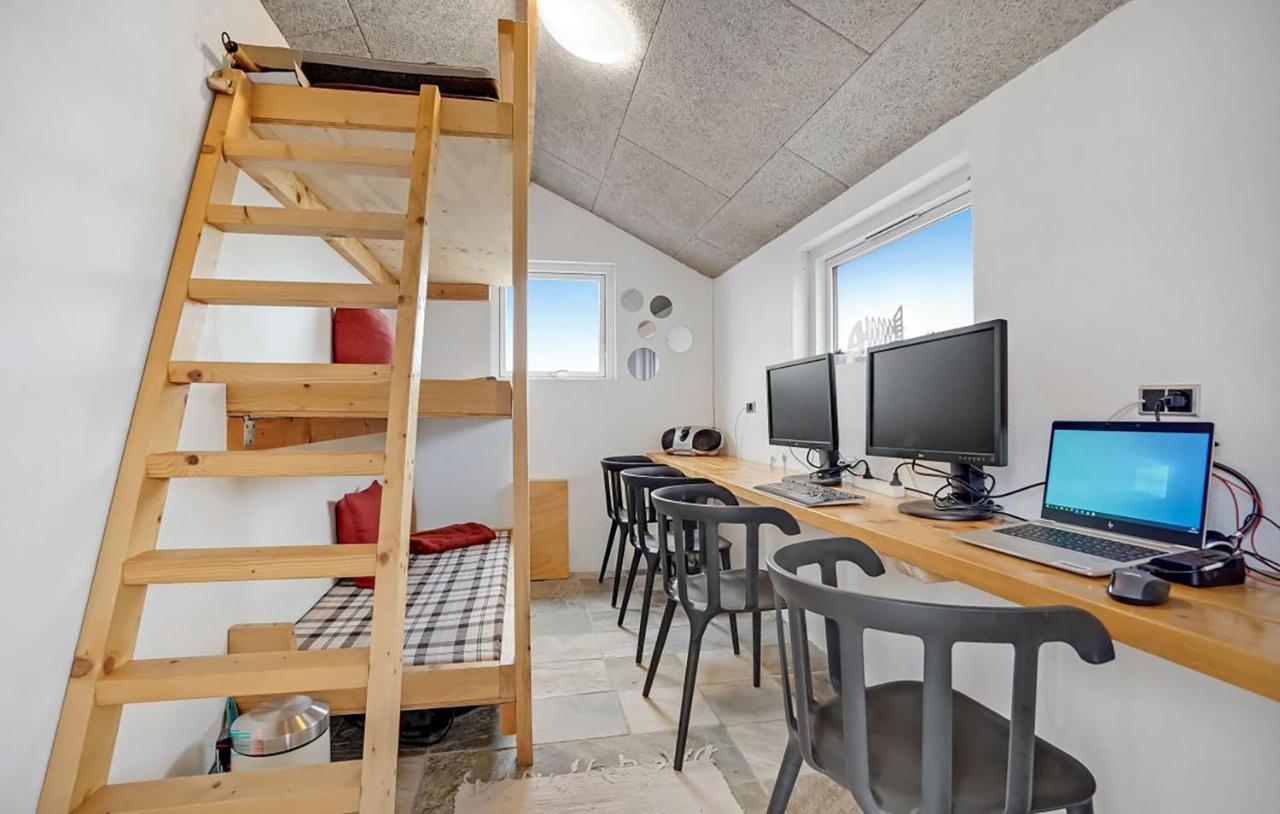 Nice Home In Tarm With Kitchen 外观 照片